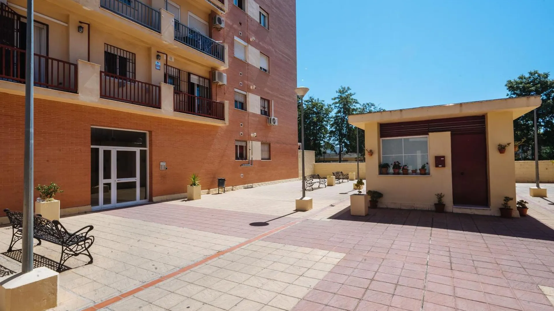 Piscina Abierta! Parking En Sevilla Centro Incluido Camas